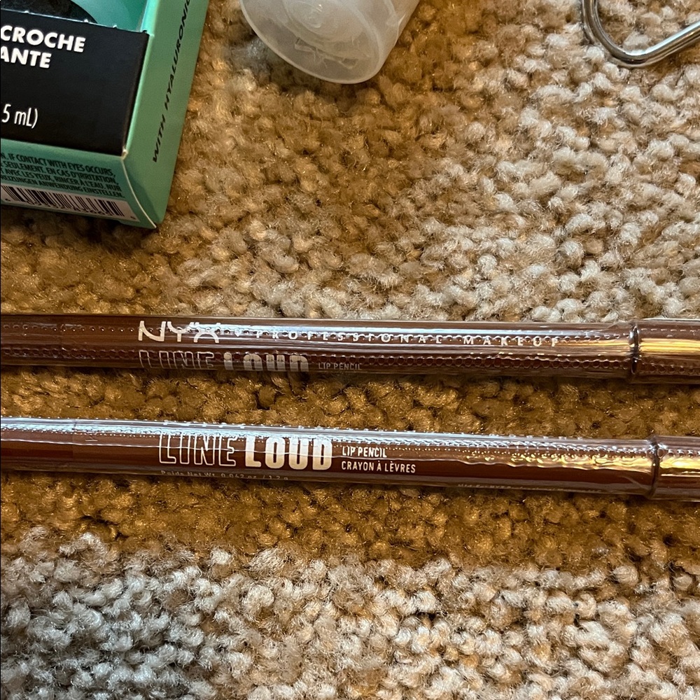 Assorted Beauty and Fragrance Set - Picture 3 of 7